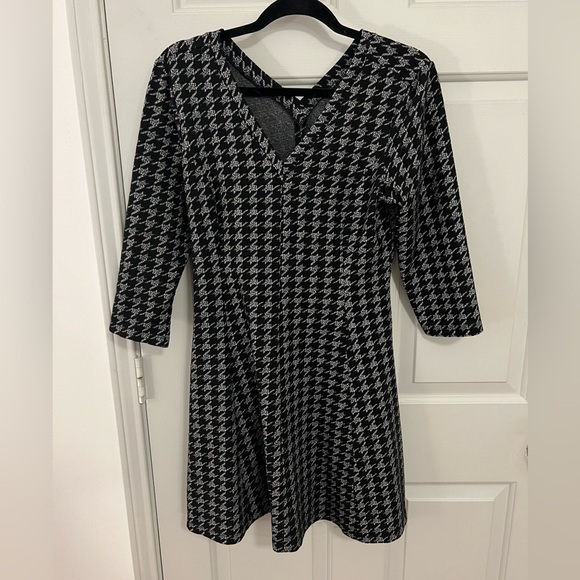 Dresses & Skirts - Grey and Black Houndstooth Short Winter Dress size Large